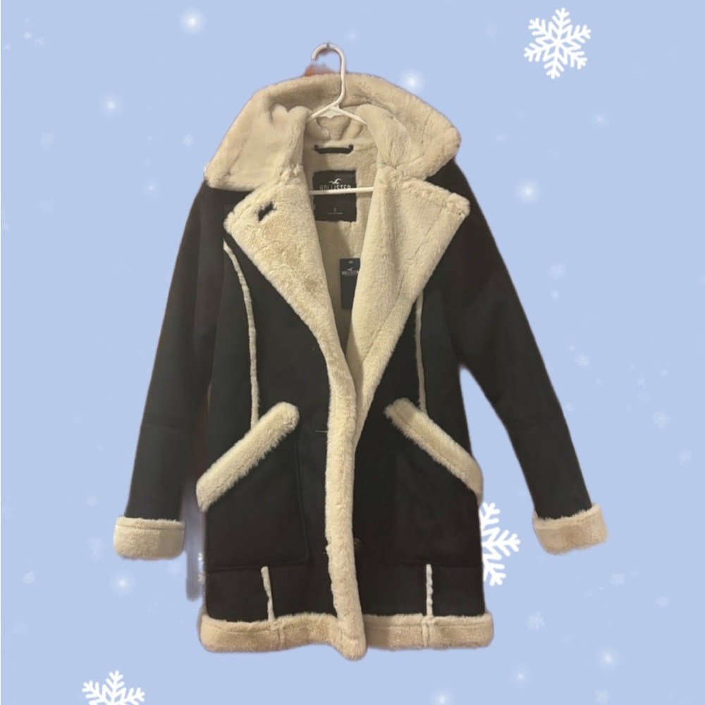 Hollister Black and Cream Teddy Jacket